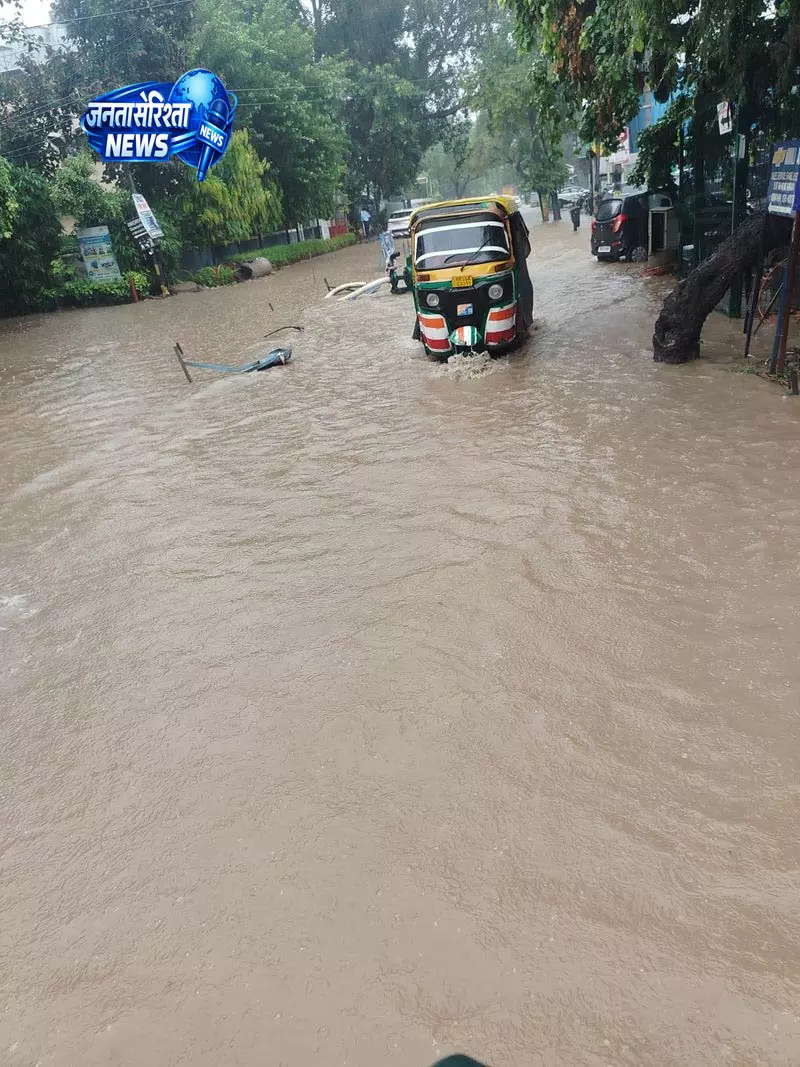 जलभराव से Gurugram इंडस्ट्रियल हब परेशान जलभराव से Gurugram इंडस्ट्रियल हब परेशान