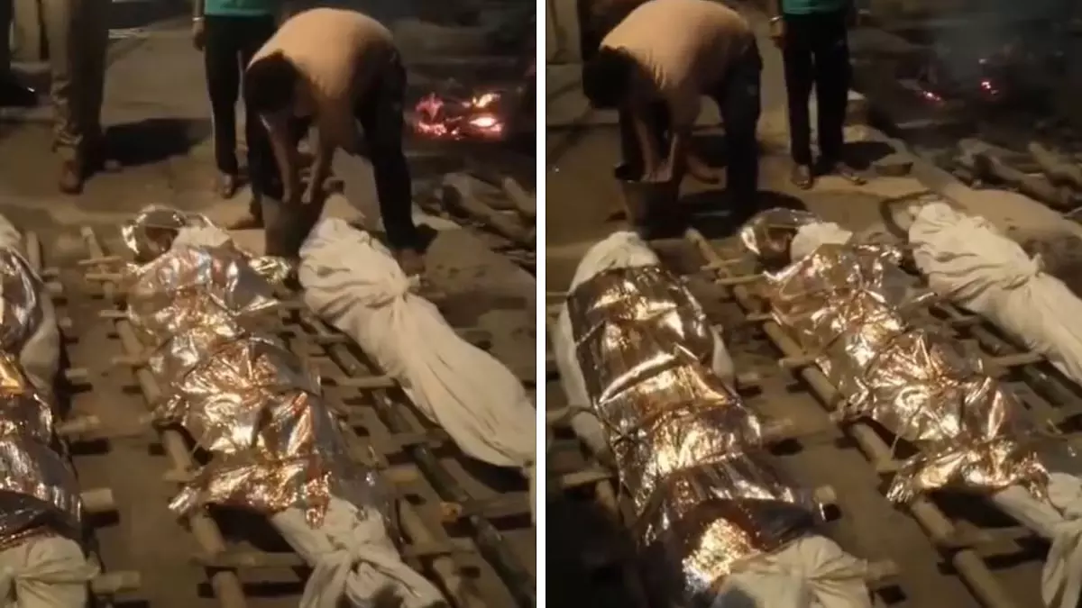 वाराणसी में फैमिली ट्रिप के दौरान कारोबारी की मौत, होटल में पत्नी-बेटे के भी मिले शव वाराणसी में फैमिली ट्रिप के दौरान कारोबारी की मौत, होटल में पत्नी-बेटे के भी मिले शव