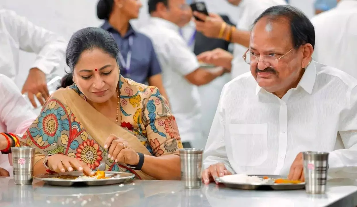 New Delhi: 100 अटल कैंटीन का सपना साकार, एक लाख लोगों को मिलेगा सस्ता पौष्टिक भोजन New Delhi: 100 अटल कैंटीन का सपना साकार, एक लाख लोगों को मिलेगा सस्ता पौष्टिक भोजन