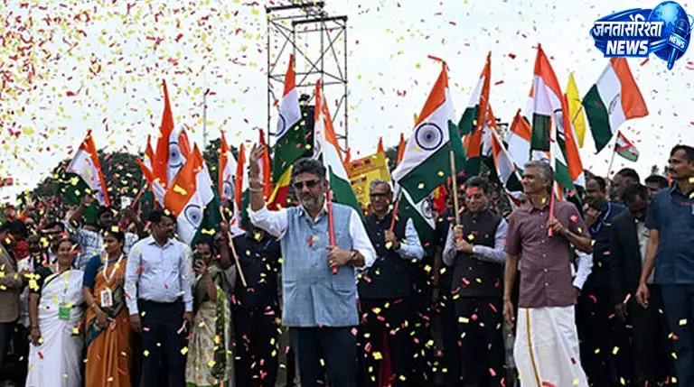 विधान सौधा का फ्रीडम फेस्टिवल बना लोगों का उत्सव, हजारों परिवार हुए शामिल विधान सौधा का फ्रीडम फेस्टिवल बना लोगों का उत्सव, हजारों परिवार हुए शामिल
