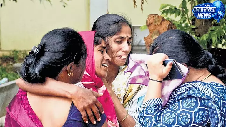 कावेरी अभयारण्य फायरिंग पर बढ़ा विवाद, तीन मृतकों के परिजनों ने पोस्टमार्टम से किया इनकार कावेरी अभयारण्य फायरिंग पर बढ़ा विवाद, तीन मृतकों के परिजनों ने पोस्टमार्टम से किया इनकार