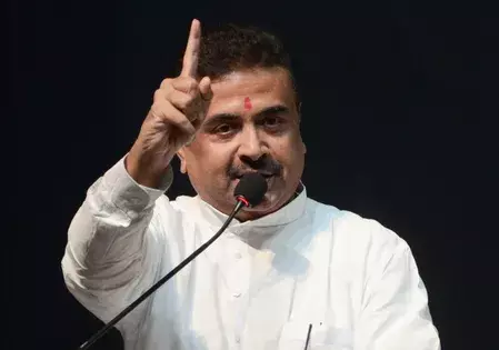 Kolkata: आशीष बनर्जी की मौत पर सियासत तेज, शुभेंदु अधिकारी ने जताई ब्लैकमेलिंग की आशंका Kolkata: आशीष बनर्जी की मौत पर सियासत तेज, शुभेंदु अधिकारी ने जताई ब्लैकमेलिंग की आशंका