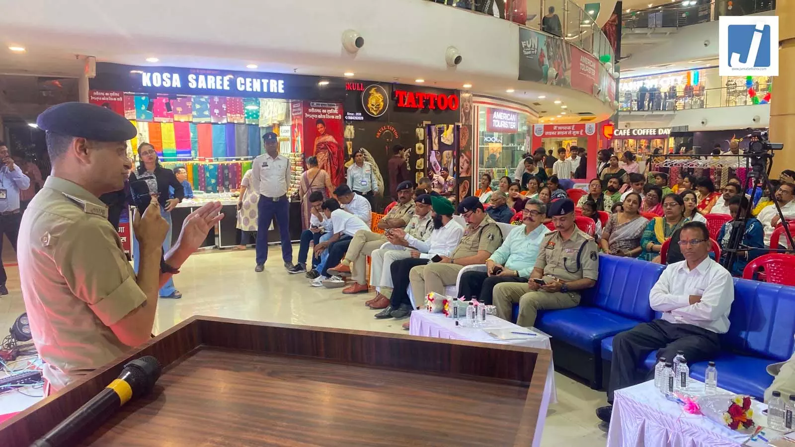 ट्रेजर आइलैंड मॉल भिलाई में साइबर सुरक्षा, नशा मुक्ति और यातायात जागरूकता कार्यक्रम आयोजित ट्रेजर आइलैंड मॉल भिलाई में साइबर सुरक्षा, नशा मुक्ति और यातायात जागरूकता कार्यक्रम आयोजित