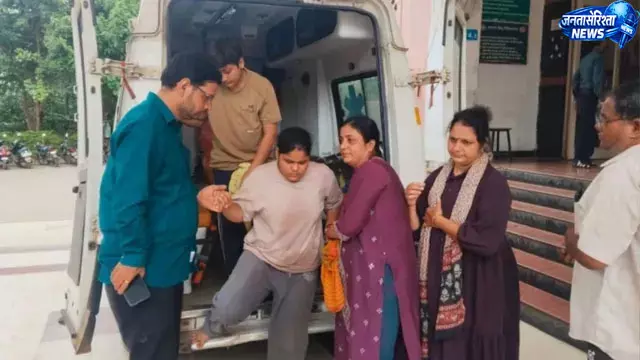 महाकाल मंदिर में अफवाह से मची भगदड़, कई श्रद्धालु घायल महाकाल मंदिर में अफवाह से मची भगदड़, कई श्रद्धालु घायल
