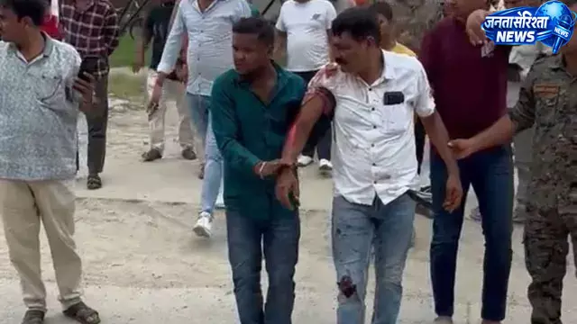कांटी नेता चौक पर सड़क हादसा, अज्ञात वाहन की चपेट में आने से छात्रा की मौत; एक घायल कांटी नेता चौक पर सड़क हादसा, अज्ञात वाहन की चपेट में आने से छात्रा की मौत; एक घायल
