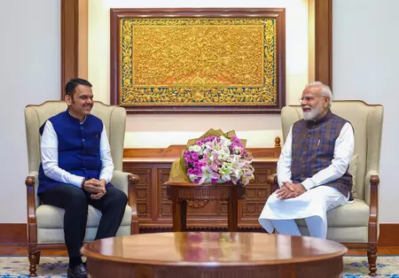 महाराष्ट्र के मुख्यमंत्री फडणवीस की पीएम मोदी से मुलाकात, इन मुद्दों पर हुई चर्चा महाराष्ट्र के मुख्यमंत्री फडणवीस की पीएम मोदी से मुलाकात, इन मुद्दों पर हुई चर्चा