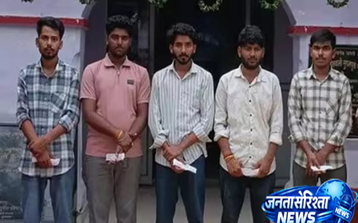 मुरादाबाद के मंदिर में महंत पद पर बवाल मुरादाबाद के मंदिर में महंत पद पर बवाल