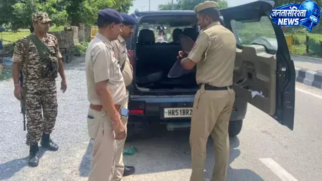 इंटरस्टेट नाके पर पुलिस को देखकर भागा चालक, कार से मिली 19 पेटी शराब इंटरस्टेट नाके पर पुलिस को देखकर भागा चालक, कार से मिली 19 पेटी शराब