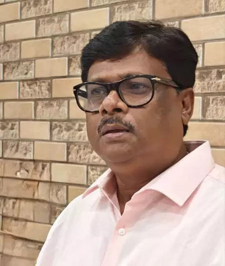 कलकत्ता हाईकोर्ट से नहीं मिली टीएमसी विधायक दिलीप मंडल को राहत, याचिका पर जल्द सुनवाई से इनकार कलकत्ता हाईकोर्ट से नहीं मिली टीएमसी विधायक दिलीप मंडल को राहत, याचिका पर जल्द सुनवाई से इनकार