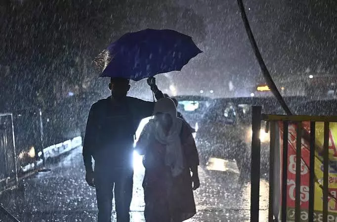 Telangana के जिलों में जोरदार बारिश और आंधी-तूफान Telangana के जिलों में जोरदार बारिश और आंधी-तूफान