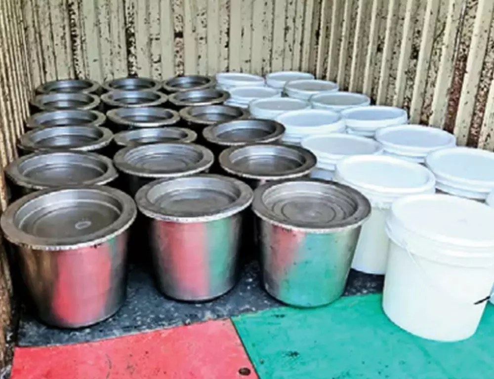 जवाहर नगर पुलिस ने मिलावटी दूध के उत्पाद जब्त किए जवाहर नगर पुलिस ने मिलावटी दूध के उत्पाद जब्त किए