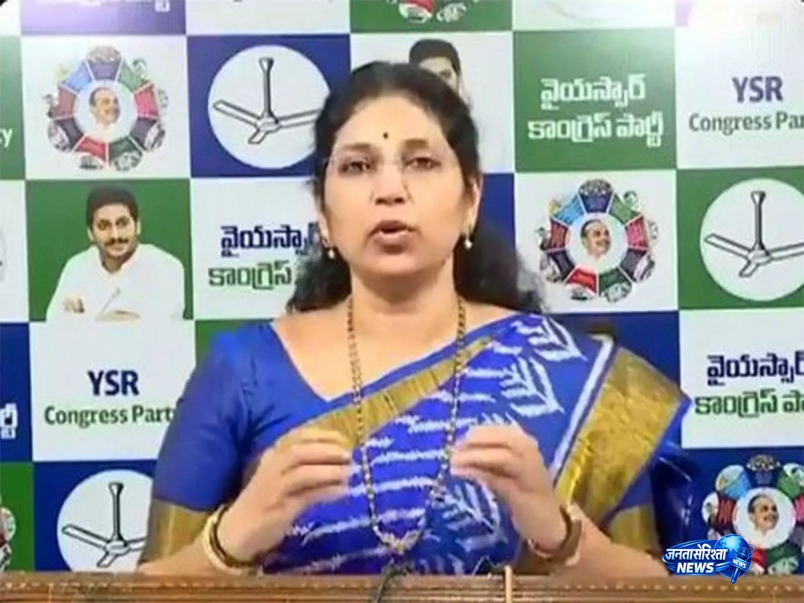 YSRCP MLCs ने पूछा कि लोकेश विधान परिषद में DSC पर बहस से क्यों डर रहे YSRCP MLCs ने पूछा कि लोकेश विधान परिषद में DSC पर बहस से क्यों डर रहे
