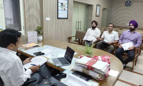अंबाला के DC ने अधिकारियों को समय पर काम पूरा करने का निर्देश दिया