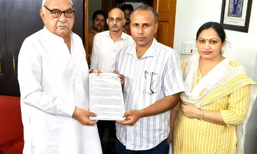 अनुबंध पर काम करने वाले शिक्षकों ने हरियाणा सरकार से प्रस्ताव पेश करने की अपील की