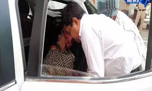 दफ्तर नहीं आ सकीं बुजुर्ग महिला अधिकारी ने खुद दर्ज किया बयान