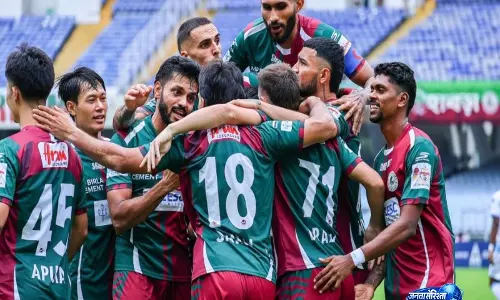 डूरंड कप: जमशेदपुर FC को हराकर मोहन बागान ने सेमीफाइनल में जगह बनाई डूरंड कप: जमशेदपुर FC को हराकर मोहन बागान ने सेमीफाइनल में जगह बनाई