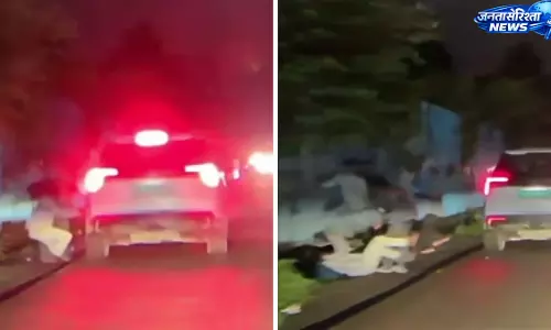 मीरा रोड में बाल-बाल बचे चार लोग, तेज रफ्तार SUV ने सड़क किनारे खड़े लोगों को मारी टक्कर मीरा रोड में बाल-बाल बचे चार लोग, तेज रफ्तार SUV ने सड़क किनारे खड़े लोगों को मारी टक्कर