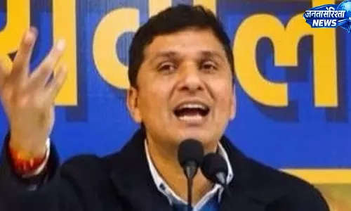 AAP का आरोप, विधायक कुलदीप कुमार को पुलिस अज्ञात जगह ले गई, परिवार पर दबाव का दावा AAP का आरोप, विधायक कुलदीप कुमार को पुलिस अज्ञात जगह ले गई, परिवार पर दबाव का दावा