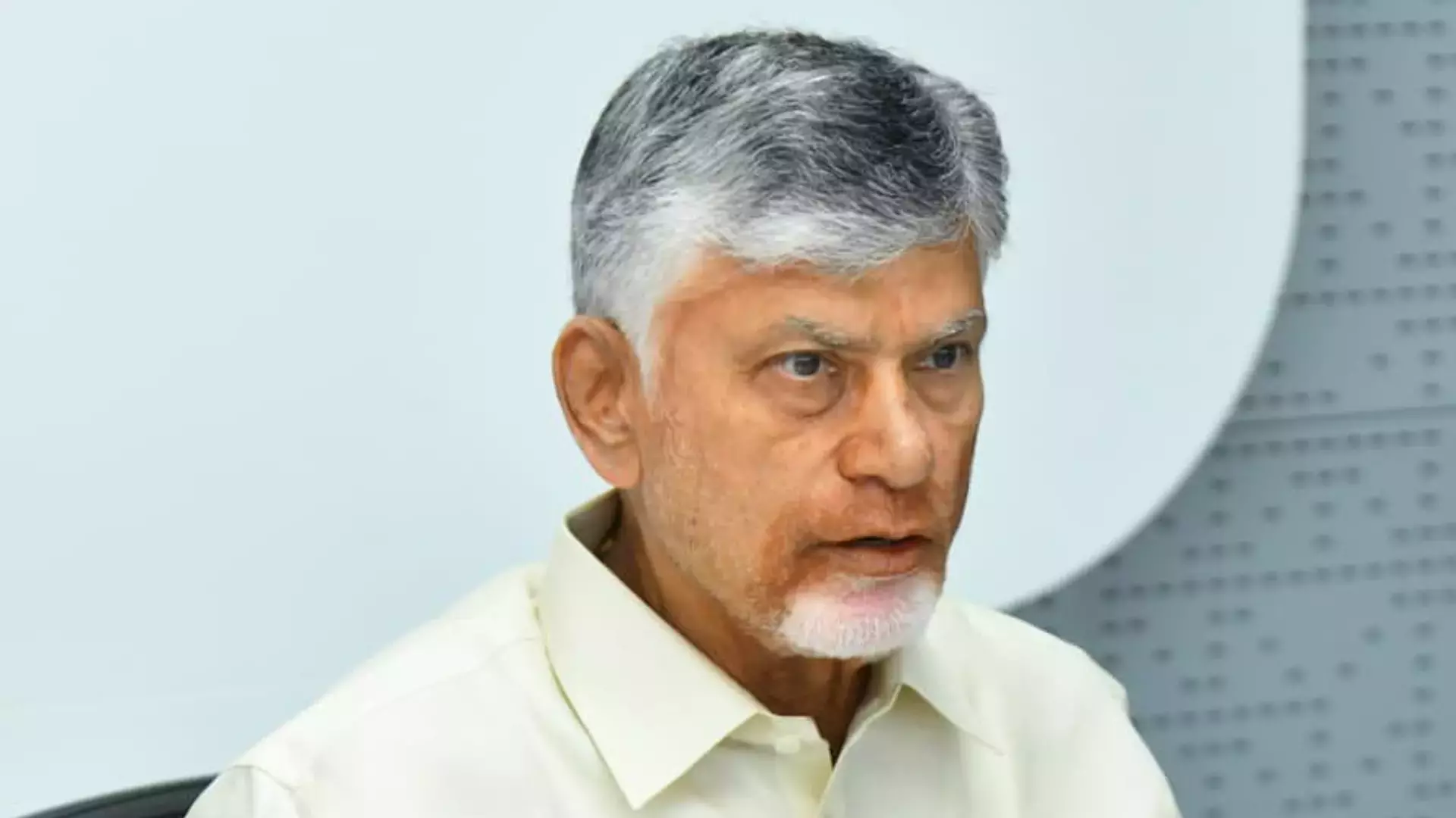 CM नायडू ने अल नीनो के गंभीर असर की चेतावनी दी, पानी का समझदारी से इस्तेमाल करने को कहा CM नायडू ने अल नीनो के गंभीर असर की चेतावनी दी, पानी का समझदारी से इस्तेमाल करने को कहा