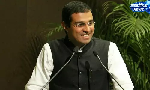 VC के बयान पर विवाद, मंत्री ने दी राजनीतिक दूरी की सलाह