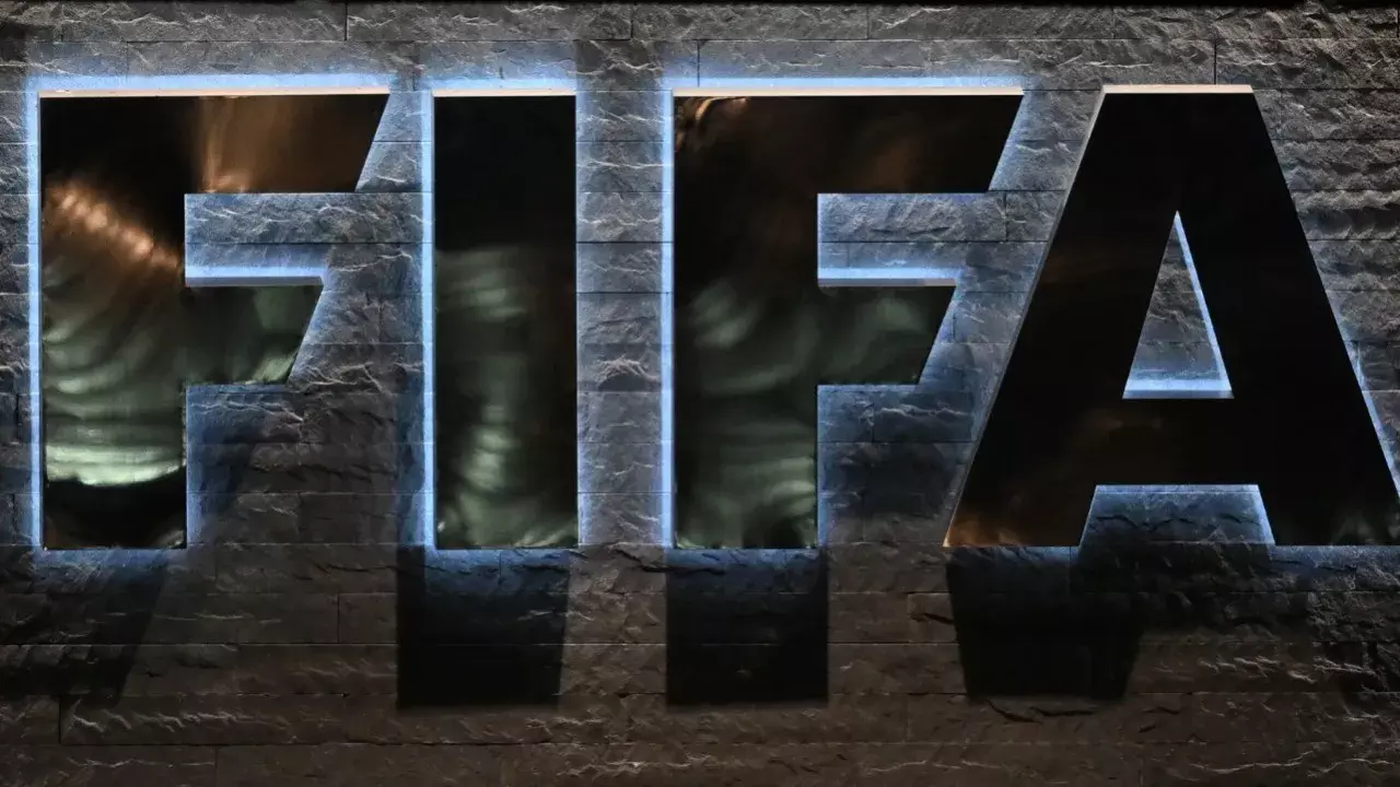इन्फेंटिनो की आलोचना पर गाज: FIFA ने CO को पद से हटाया इन्फेंटिनो की आलोचना पर गाज: FIFA ने CO को पद से हटाया