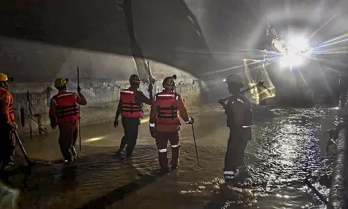 चमोली सुरंग हादसा: लापता दो कर्मचारियों की तलाश जारी, राहत अभियान में जुटीं कई टीमें