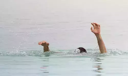 Andhra: हॉस्टल का छात्र तालाब में डूबा Andhra: हॉस्टल का छात्र तालाब में डूबा