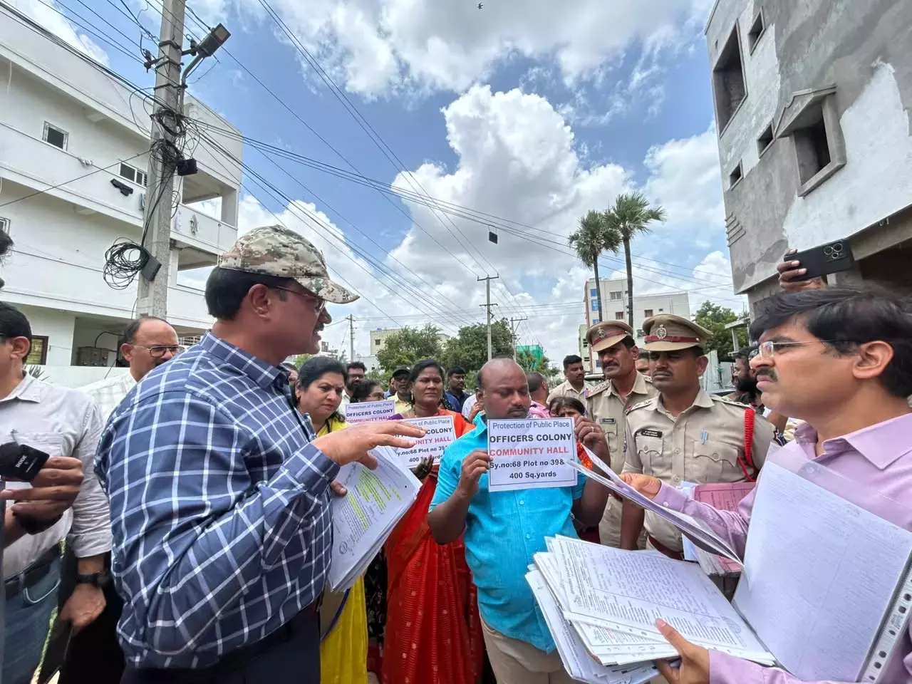 HYDRAA ने वनस्थलीपुरम के निवासियों को सार्वजनिक उपयोग वाली ज़मीन की सुरक्षा का भरोसा दिलाया HYDRAA ने वनस्थलीपुरम के निवासियों को सार्वजनिक उपयोग वाली ज़मीन की सुरक्षा का भरोसा दिलाया