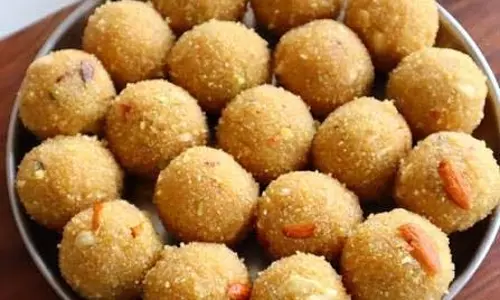 बेसन के लड्डू बनाने की आसान विधि बेसन के लड्डू बनाने की आसान विधि