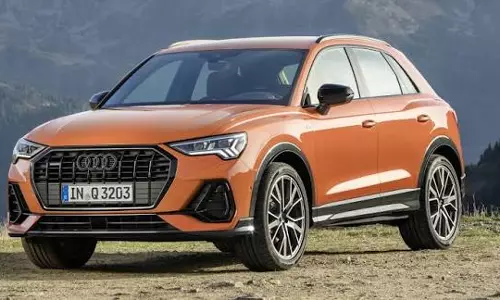 नई Audi Q3 की पहली झलक आई सामने बोल्ड लुक से मचाएगी धमाल