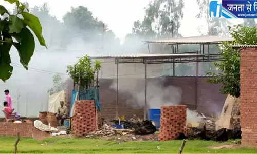 बखिरा में नियारा कारोबार का बड़ा नेटवर्क, पांच दशक से हजारों लोगों को रोजगार बखिरा में नियारा कारोबार का बड़ा नेटवर्क, पांच दशक से हजारों लोगों को रोजगार