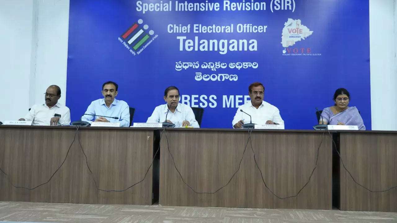 Telangana में बड़ा कदम: 73 लाख मतदाता ASDS के तहत चिह्नित Telangana में बड़ा कदम: 73 लाख मतदाता ASDS के तहत चिह्नित