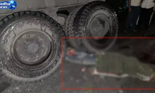 ट्रेलर की टक्कर से दो युवकों की मौत, चांदनी चौक पर चक्काजाम ट्रेलर की टक्कर से दो युवकों की मौत, चांदनी चौक पर चक्काजाम