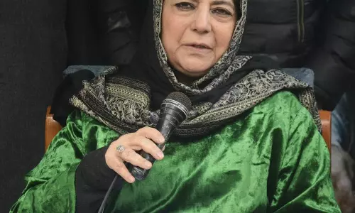 Srinagar महबूबा मुफ्ती ने ‘दिमागी नक्सल’ टिप्पणी पर जताई नाराजगी Srinagar महबूबा मुफ्ती ने ‘दिमागी नक्सल’ टिप्पणी पर जताई नाराजगी