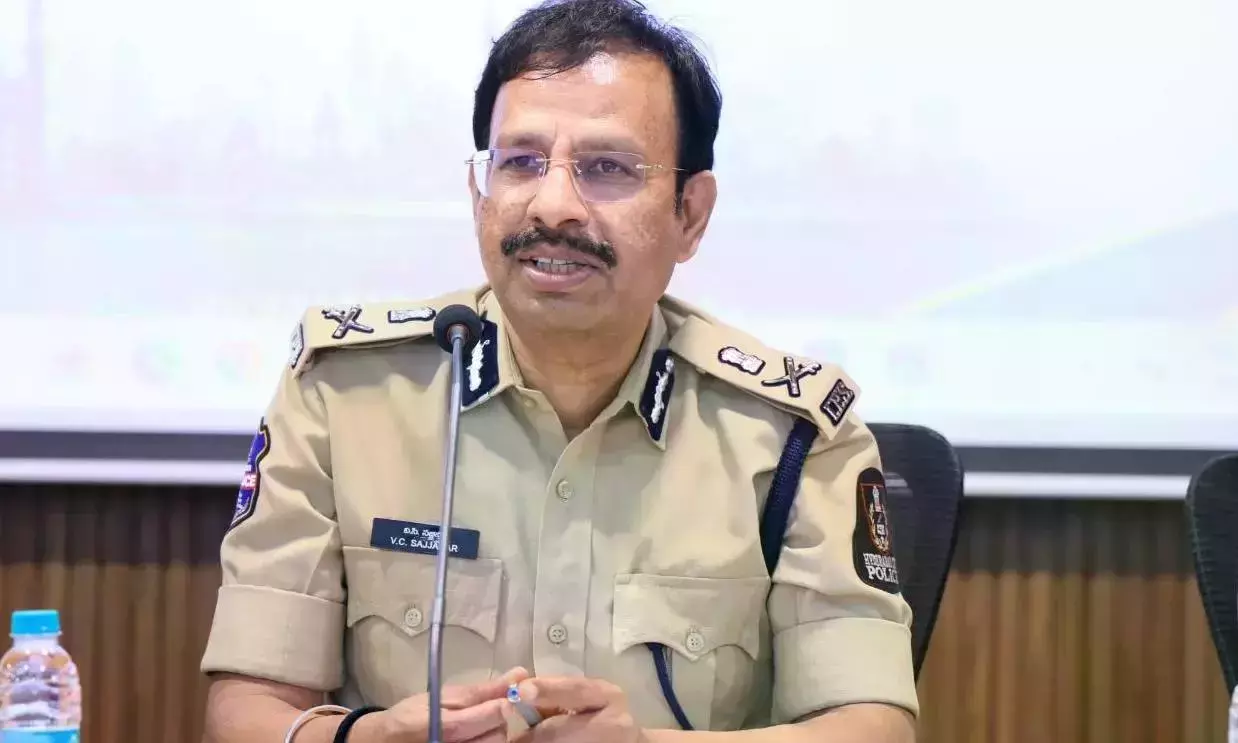 VC सज्जनार हैदराबाद में मिलावटी घी के खिलाफ़ चलाए जा रहे स्पेशल ड्राइव के बारे में जानकारी देंगे VC सज्जनार हैदराबाद में मिलावटी घी के खिलाफ़ चलाए जा रहे स्पेशल ड्राइव के बारे में जानकारी देंगे