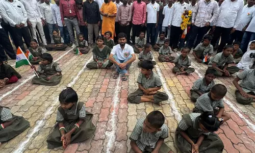 सरकारी स्कूल सुधार के लिए मांग मंत्रियों के बच्चे भी लें दाखिला सरकारी स्कूल सुधार के लिए मांग मंत्रियों के बच्चे भी लें दाखिला