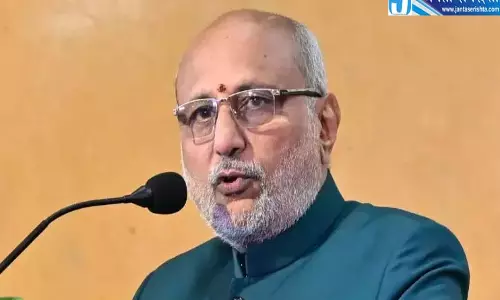 अनुचित साधनों पर रोक लगाने के लिए पब्लिक एग्ज़ाम्स बिल ज़रूरी: उपराष्ट्रपति राधाकृष्णन अनुचित साधनों पर रोक लगाने के लिए पब्लिक एग्ज़ाम्स बिल ज़रूरी: उपराष्ट्रपति राधाकृष्णन