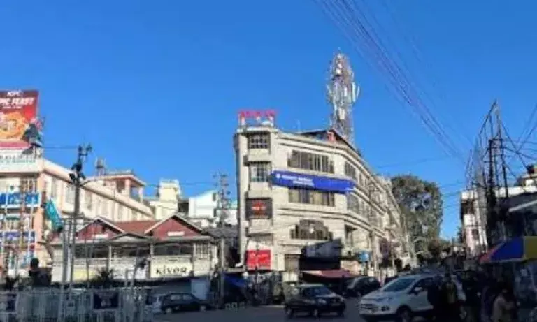 शिलांग को जाम से राहत: लैतुमखराह के 86 वेंडर दूसरी जगह शिफ्ट शिलांग को जाम से राहत: लैतुमखराह के 86 वेंडर दूसरी जगह शिफ्ट
