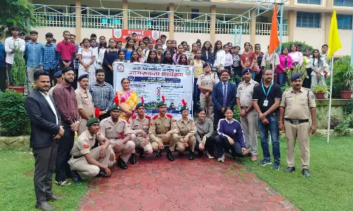 रायपुर पुलिस का साइबर जागृति अभियान, 1800 छात्रों को किया जागरूक रायपुर पुलिस का साइबर जागृति अभियान, 1800 छात्रों को किया जागरूक