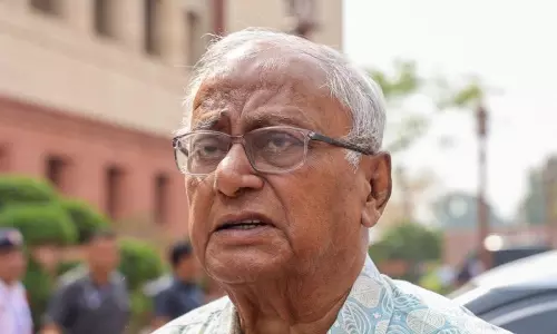 Kolkata: सौगत राय ने महबूबा मुफ्ती के बयान का किया समर्थन, ‘दिमागी नक्सल’ पर जताई सहमति Kolkata: सौगत राय ने महबूबा मुफ्ती के बयान का किया समर्थन, ‘दिमागी नक्सल’ पर जताई सहमति