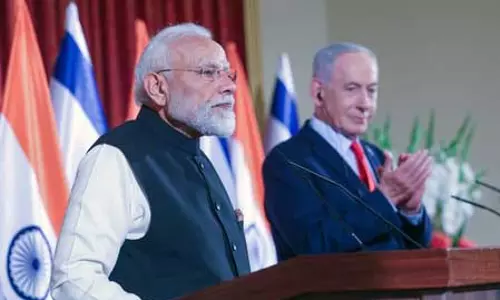 पीएम मोदी ने भारत के विकास में निभाई बदलावकारी भूमिका, इजरायल में भी हैं बेहद लोकप्रिय: रूवेन अजार पीएम मोदी ने भारत के विकास में निभाई बदलावकारी भूमिका, इजरायल में भी हैं बेहद लोकप्रिय: रूवेन अजार