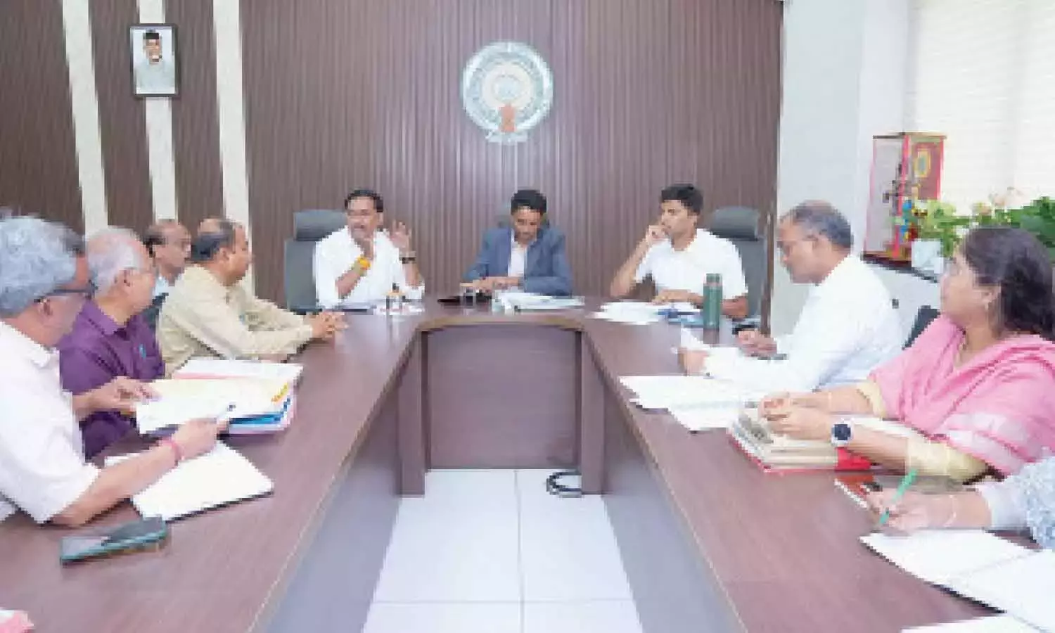 रेलवे और VMC से RUB और ROB के काम में तेज़ी लाने को कहा गया