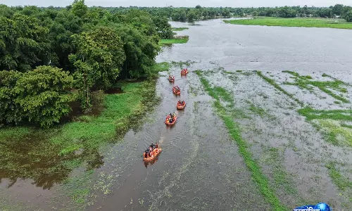असम बाढ़ में 105 लोगों की मौत 32 हजार से ज्यादा प्रभावित असम बाढ़ में 105 लोगों की मौत 32 हजार से ज्यादा प्रभावित