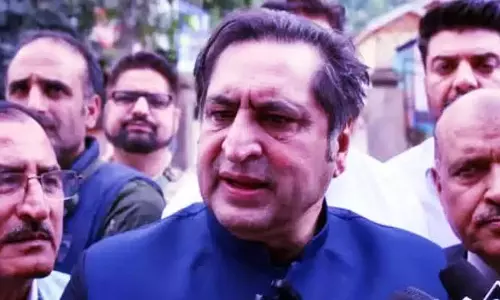 Srinagar: कुपवाड़ा में स्वतंत्रता दिवस बहिष्कार की खबर पर सज्जाद लोन का पलटवार Srinagar: कुपवाड़ा में स्वतंत्रता दिवस बहिष्कार की खबर पर सज्जाद लोन का पलटवार