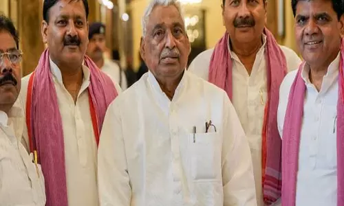 सिद्धार्थनगर में मदरसा ध्वस्त माता प्रसाद पांडेय ने लगाए आरोप सिद्धार्थनगर में मदरसा ध्वस्त माता प्रसाद पांडेय ने लगाए आरोप