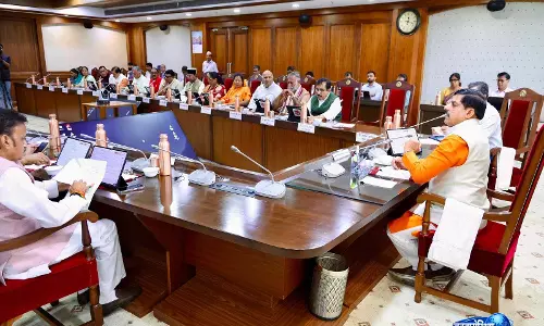 मध्य प्रदेश में विकास और कल्याण योजनाओं पर बड़ा बजट स्वीकृत मध्य प्रदेश में विकास और कल्याण योजनाओं पर बड़ा बजट स्वीकृत