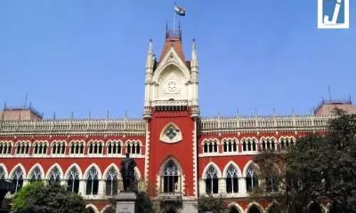 कलकत्ता हाई कोर्ट ने जनगणना के काम के लिए स्कूली शिक्षकों की नियुक्ति पर नाराजगी जताई कलकत्ता हाई कोर्ट ने जनगणना के काम के लिए स्कूली शिक्षकों की नियुक्ति पर नाराजगी जताई