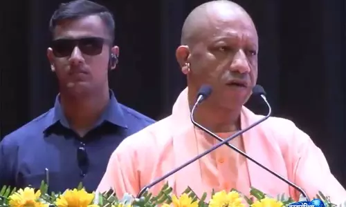 योगी के सामने UP में निवेश को लेकर उद्योगपतियों की चर्चा