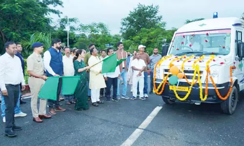 मोबाइल मेडिकल यूनिट को मंत्री नेताम ने दिखाई हरी झंडी मोबाइल मेडिकल यूनिट को मंत्री नेताम ने दिखाई हरी झंडी