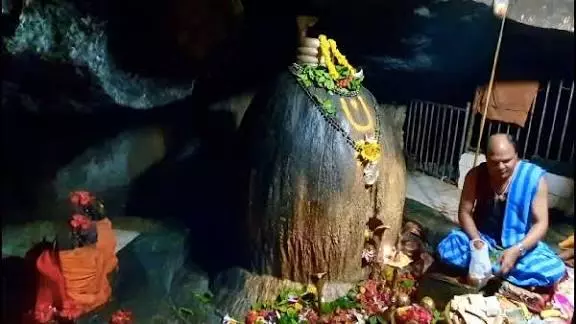 गुप्तेश्वर गुफा मंदिर में विराजमान स्वयंभू शिवलिंग जानें रहस्यमयी कहानी गुप्तेश्वर गुफा मंदिर में विराजमान स्वयंभू शिवलिंग जानें रहस्यमयी कहानी